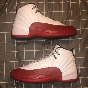 Air Jordan 12 Cherry